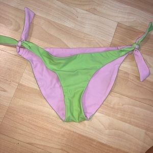 Reversible bikini bottoms